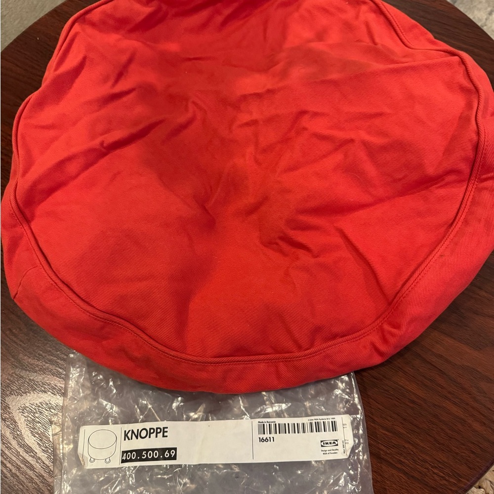 Red Knoppe Cushion Cover